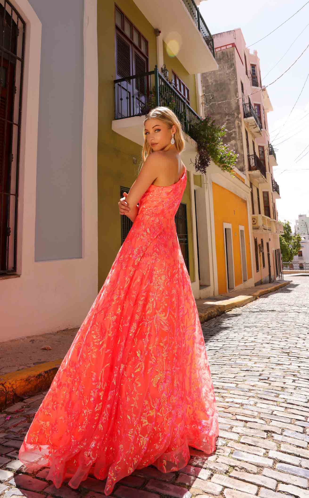 Nox Anabel R1305CL Dress - Image 2